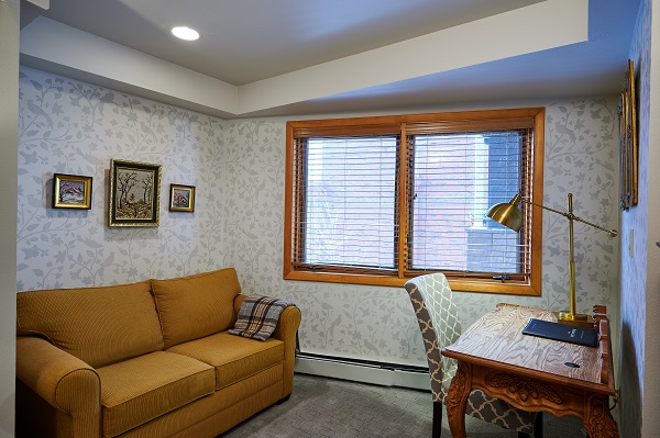 Mountain Chalet Aspen Large Room Sitting Area 