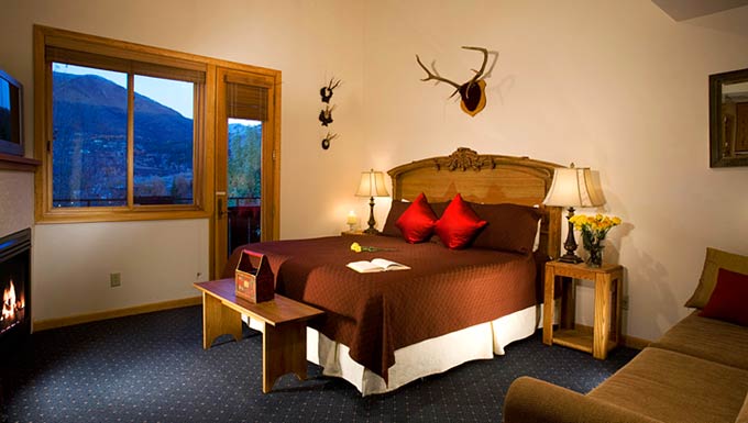 deluxe-room-680