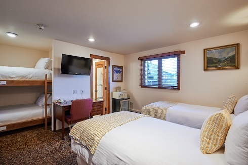 Mountain Chalet Aspen Bunk Room